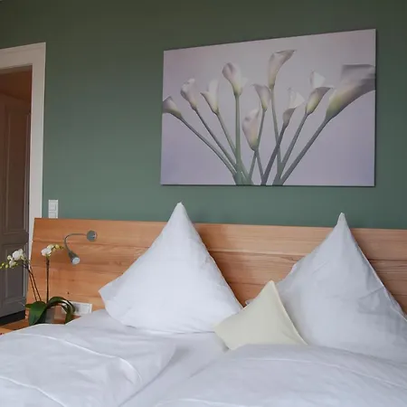 Der Loewen Otel Hagnau