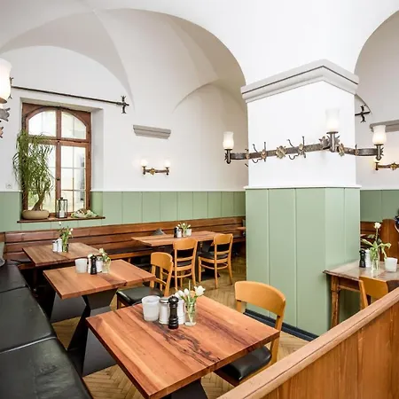 Der Loewen 3* הגנאו