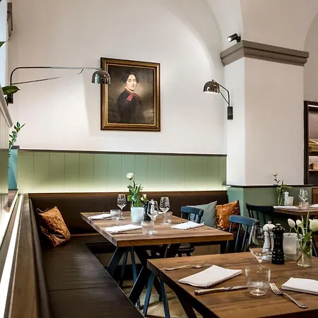 Der Loewen מלון 3*