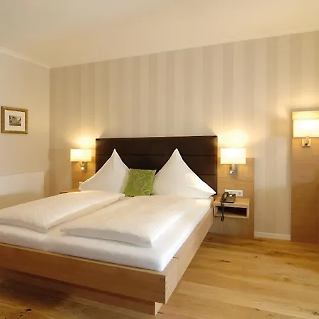 מלון Der Loewen הגנאו